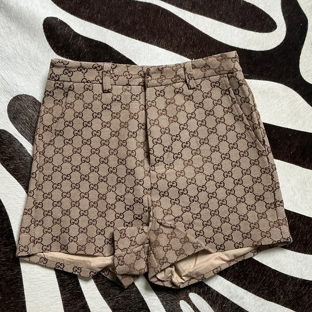 GUCCI WOMENS SHORTS SIZE XS - Picture 1 of 2